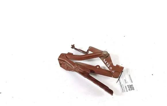 Engine bonnet/hood hinges