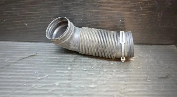 Skoda Superb B6 (3T) Air intake hose/pipe 1K0129684B