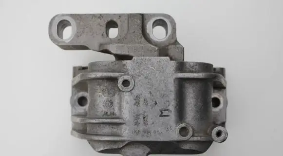 Volkswagen Golf V Engine mount bracket 1K0199262BA
