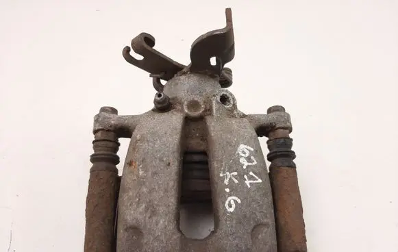 Opel Insignia A Rear brake caliper