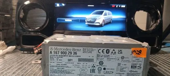 Mercedes-Benz GLE W167 Radio/CD/DVD/GPS head unit A1679002936