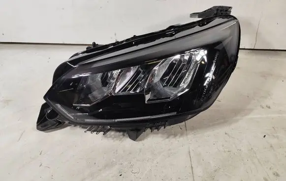 Peugeot 208 Headlight/headlamp 9833036380