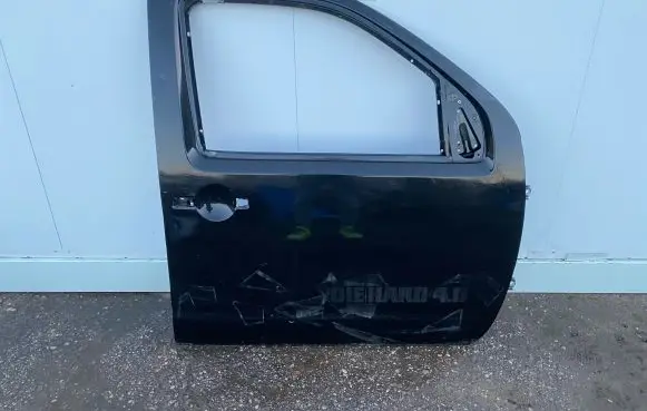 Nissan Navara D40 Front door