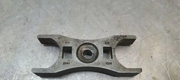 Skoda Superb B8 (3V) Fuel Injector clamp holder 04L216EHHV210