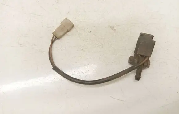 Volkswagen PASSAT B5 Windshield washer spray nozzle 3B0955986C