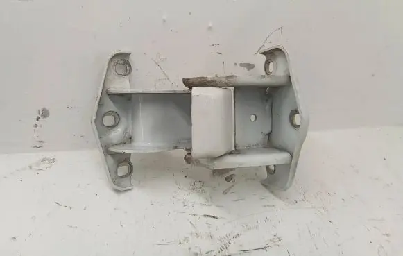 Opel Vivaro Loading door upper hinge 