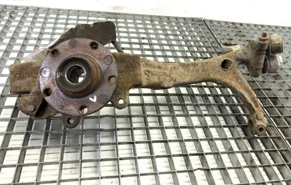 Front wheel hub spindle knuckle