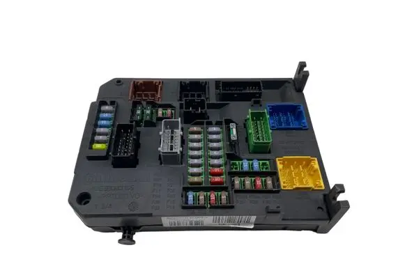 Peugeot 508 RXH Fuse module 9664992380 S180121005G