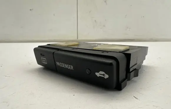 Toyota Avensis T250 Windscreen/window heater switch 8479005130C MS054100306 05W05E