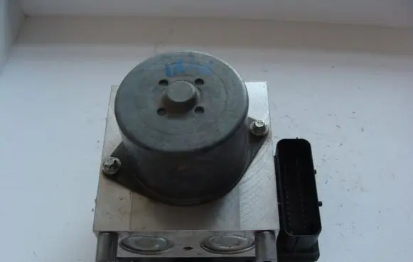 Mini One - Cooper Coupe R56 ABS Pump 6782313