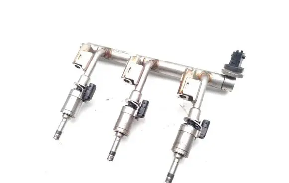 Ford Focus Fuel injectors set CM5G9H487HA BM5G9F972BA