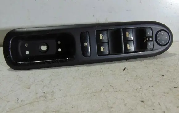 Peugeot 407 Quarter vent window switch 96468704