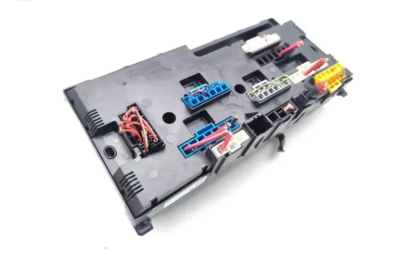 BMW X3 F25 Fuse module 1670487 016704871
