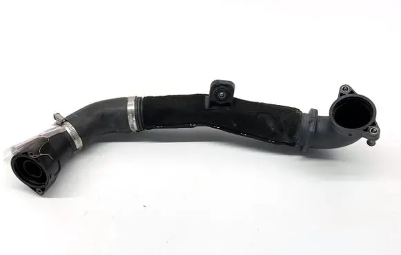 Volkswagen PASSAT B8 Intercooler hose/pipe 04L131111M