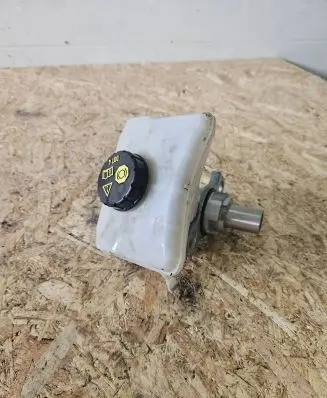 Porsche Macan (95B) Master brake cylinder 8w0611301