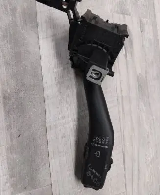Volkswagen Golf VI Wiper control stalk 1K0953519J 01203516 20351692309398