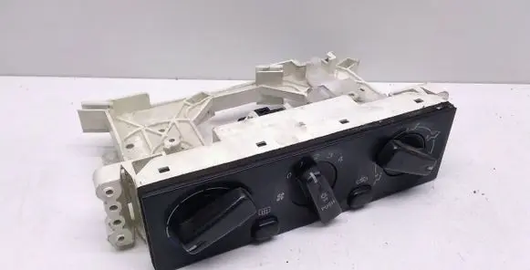 Mitsubishi Space Star Climate control unit MR262492
