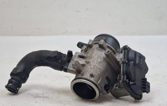 Jaguar XE EGR valve G4D35H273AA 704923040