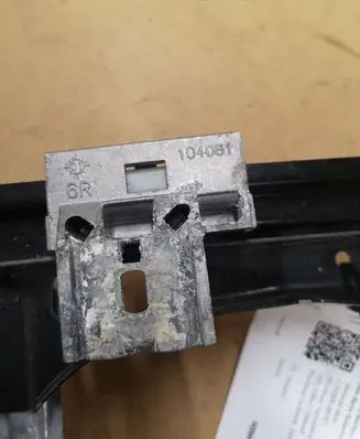 Mercedes-Benz C W203 Front door window regulator with motor 119650105 106285 104081