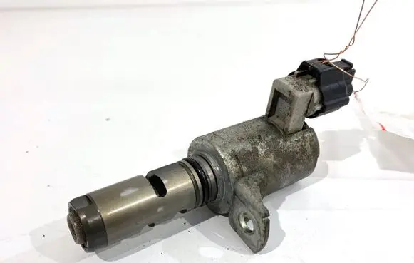 Ford Focus Camshaft position sensor CN1G-6L713-AD