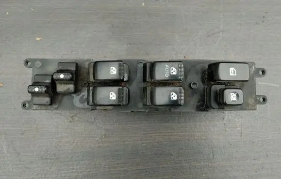 KIA Carnival Electric window control switch 935704D3200T 935704D320OT