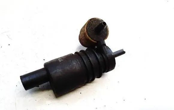 Volkswagen Golf V Windscreen/windshield washer pump 1j0973722