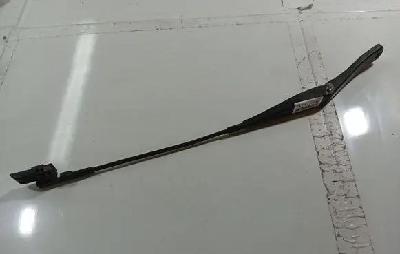 Opel Astra H Front wiper blade arm 13111220