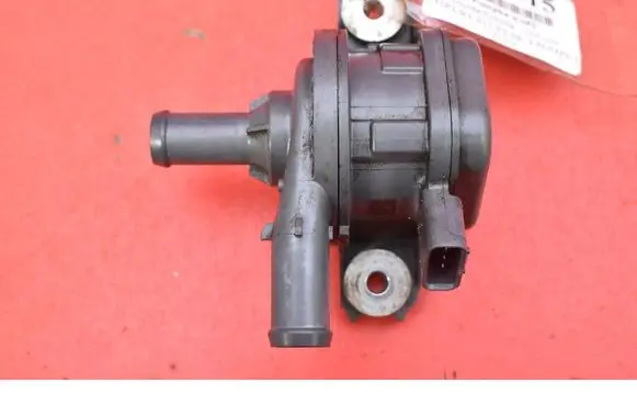 Toyota Corolla E10 Water pump 161B047010