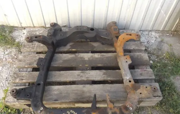 Opel Astra H Front axle beam 