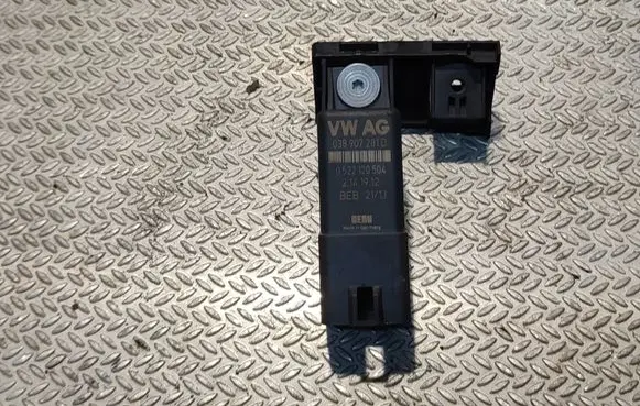 Volkswagen Caddy Glow plug pre-heat relay 038907281