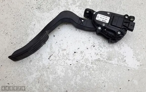 Renault Sandero I Accelerator throttle pedal 180106136r