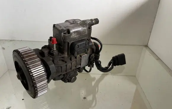 Volkswagen Golf IV Fuel injection high pressure pump 0460404977 038130107D BT401