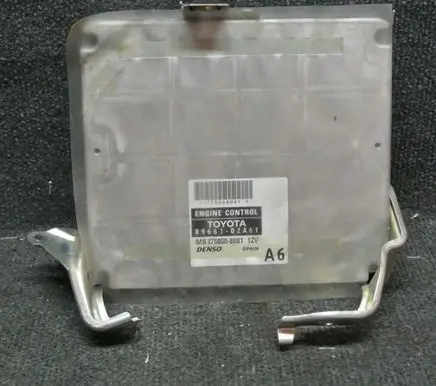 Toyota Corolla Verso E121 Engine control unit/module 8961102A61