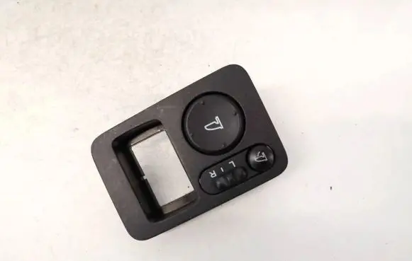 Honda CR-V Wing mirror switch m33212