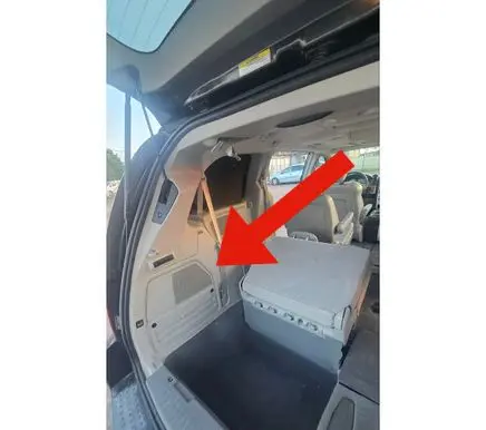 Chrysler Grand Voyager V Trunk/boot side trim panel 1CJ21TRMAE F1028921A 07R05TRMA
