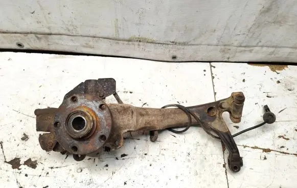 Audi A4 S4 B5 8D Front wheel hub spindle knuckle 8D0407257