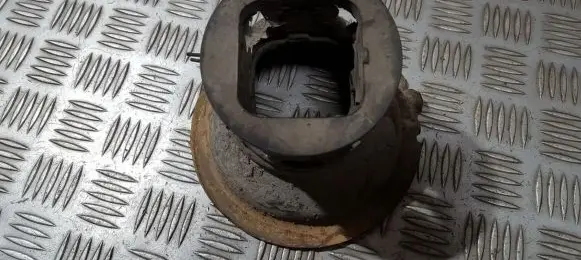 Renault Megane I Coil spring mount 