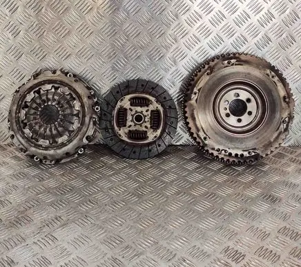 Dacia Sandero Clutch set kit 302101221R 123117423R
