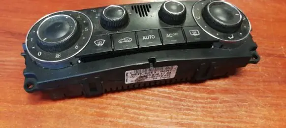 Mercedes-Benz C W203 Climate control unit A2038301785