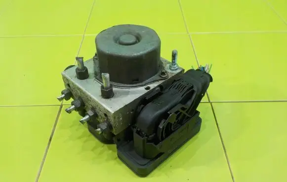 Dacia Sandero II ABS Pump 269707 XP239