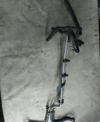 Volkswagen Touran I Fuel main line pipe