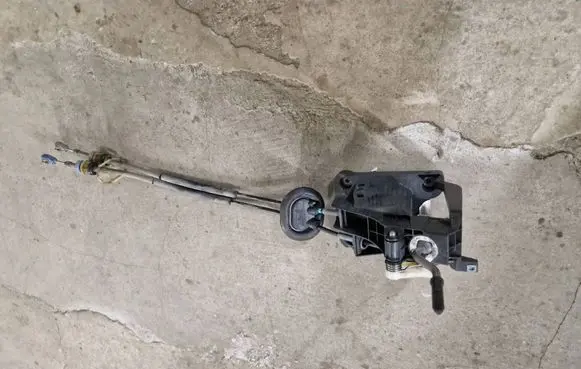 Citroen C4 II Gear shifter/selector 9671748880