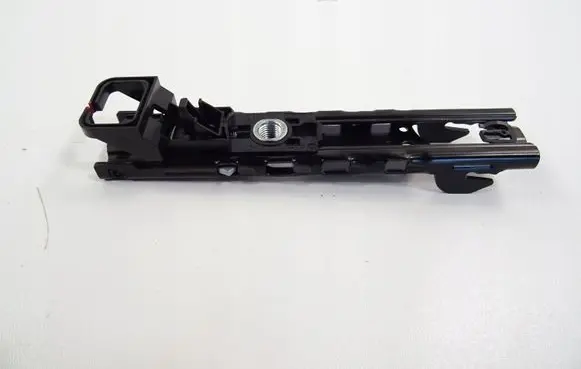 Volkswagen Touran III Seat belt height adjuster 4M0857819