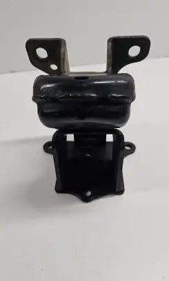 KIA Sorento Engine mount bracket