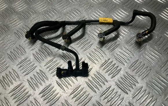 Nissan Juke I F15 Fuel return line/hose 166714557R