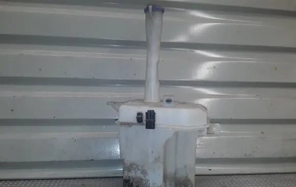 KIA Ceed Windshield washer fluid reservoir/tank 986101H101
