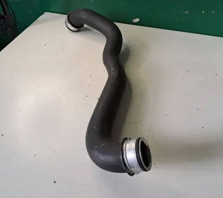 Mercedes-Benz E W211 Engine coolant pipe/hose A2115013582