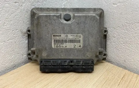 Alfa Romeo 166 Engine control unit/module 0281010340 46321768