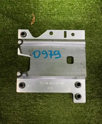 Mercedes-Benz C W206 Engine mount bracket A2066201000