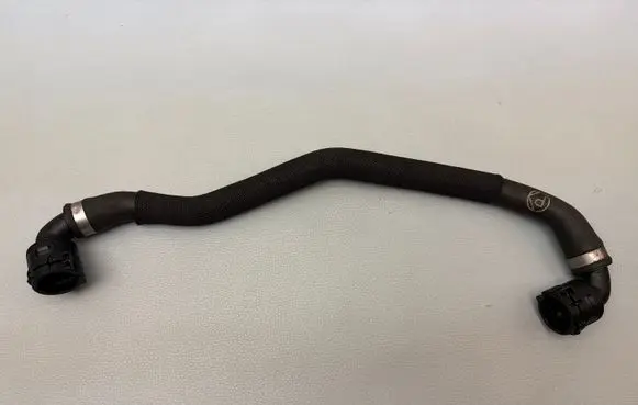 BMW 5 G30 G31 G38 Engine coolant pipe/hose 8602652